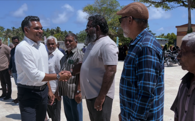 ކުރީގެ ނައިބު ރައީސް ފައިސަލަށް ފޯކައިދޫ ރައްޔިތުން ހޫނު މަރުހަބާއެއް ކިޔައިފި