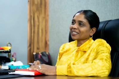 ޖެނީފާ ވަކިކުރީ ގޯސްކޮށް، ވަޒީފާއާއި ލިބުނު ގެއްލުމުގެ ބަދަލުދޭން އަންގައިފި