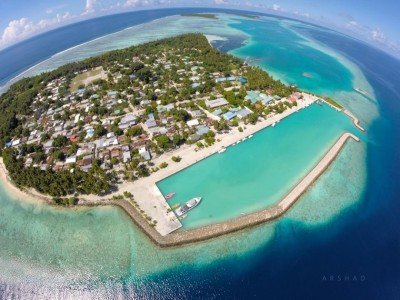 ވޭމަންޑޫގައި ކުޑަކުދިން ބަލަހައްޓާ ސެންޓަރުގައި މުވައްޒަފަކަށް ހަމަލާދިންކަމުގެ ތުހުމަތުކޮށް މުޒާހަރާއެއް