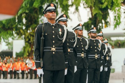 ނޮވެންބަރު 3ގައި ބޭނުން ކުރި ހަތިޔާރުތައް ދައްކާލައި، މައުރަޒެއް ބާއްވަނީ