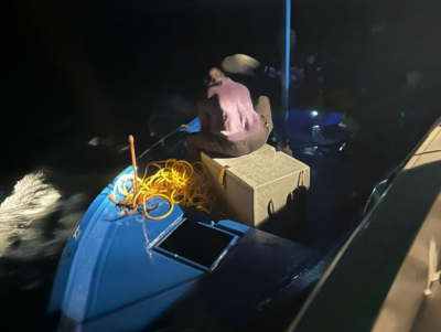 ބްރިޖު ކައިރިން ޑިންގީއެއް ދިޔަވެ، އޭގައި ތިބި ދެމީހުން ސަލާމަތްކޮށްފި