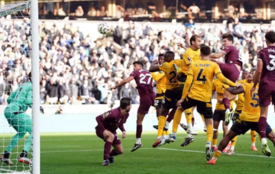 ސްޓޯންސްގެ ލަނޑާއެކު ސިޓީއިން ވުލްވްސް ބަލިކޮށްފި