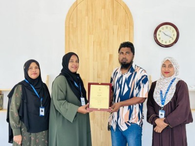 ނިޔާވި އަނބިމީހާގެ ހަނދާނުގައި ޝާހިދު އިމާރާތް ކުރީ މިސްކިތެއް