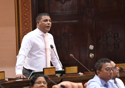 މާލީ ތަނަވަސްކަން ތަންދޭ އެންމެ މަތީ ދަރަޖައަށް ޒުވާނުންނަށް ކުޅިވަރު ކުޅެވެންޖެހޭނެ: އައްބާސް