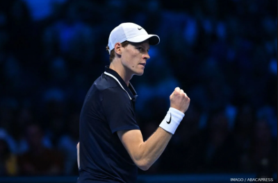 ފްރިޓްޒް ބަލިކޮށް ސިނާ ސެމީފައިނަލާ ގާތަށް ޖެހިލައިފި