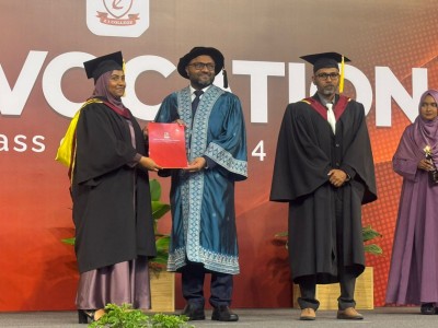 ޒިކުރާ ކޮލެޖުން 1070 ދަރިވަރުން ދަސްވެނިވެ، ސަނަދު ހާސިލުކޮށްފި