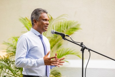 ސަރުކާރުން އުޒުރުތައް ދައްކަނީ ފްލެޓާއި ގޯތިތައް ނުދޭންވެގެން: އާޒިމް