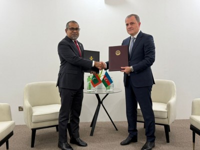 ޑިޕްލޮމެޓިކް ޕާސްޕޯޓު އޮންނަ ދިވެހިންނަށް ވިސާއާ ނުލައި އަޒަރުބައިޖާނަށް ދެވޭގޮތް ހަދައިފި