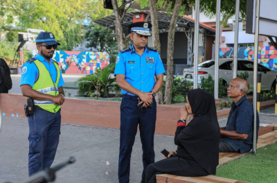 ފުލުހުންގެ އިސް ވެރިން ހިމެނޭ ގޮތަށް ނުކުމެ، މުޅި ރާއްޖޭގައި ރައްޔިތުންނާ ބައްދަލުކުރުމުގެ ހަރަކާތެއް