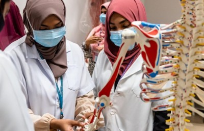 ރާއްޖޭގައި ޑޮކްޓަރުކަން ކިޔަވަން ބޭރު ގައުމަކުން 500 ރިކުއެސްޓު ލިބުނު: މިނިސްޓްރީ