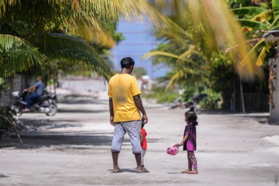 ދަރިންގެ ޚަރަދަށް 2000 ރުފިޔާ ނުފުދޭ، ބޮޑުކޮށްދޭން މަޖިލީހުގައި އެދިއްޖެ