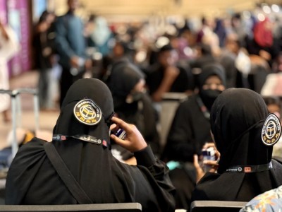 ފްލައިޓް ޑިލޭވެގެން ނުފުރުނު 100 އުމްރާވެރިން މިއަދު ފުރަނީ