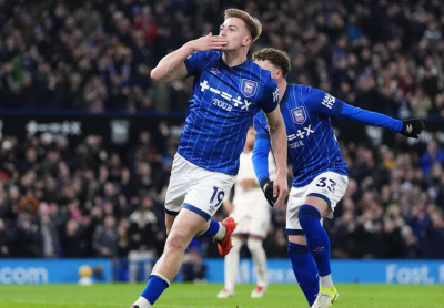 ޗެލްސީއަށް ޝޮކެއް؛ އިޕްސްވިޗުން ތިން ޕޮއިންޓު ދަމައިގެންފި