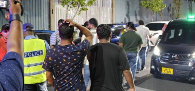 ޓެކްސީ ޑްރައިވަރުންގެ އިހުތިޖާޖު ހޫނުވެ، ބަޔަކު ބެލުމުގެ ދަށަށް، ކާރުތައް ޓޯކުރާނެކަމުގެ އިންޒާރުދީފި