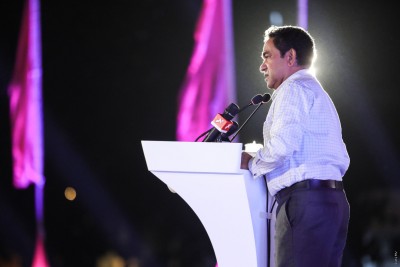 މަސްވެރިންނަށް ފައިސާ ދެނީ ދެކޮޅު ޖެހޭނެ ގޮތަކަށް ނޫން، އެއީ ޖަހާ ޗިޕެއް: ޔާމީން