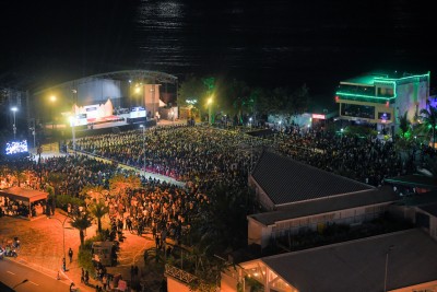 ކާނިވާ ސްޓޭޖު ތަޅާލައި އާ ސްޓޭޖެއް އަޅަނީ