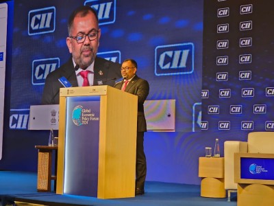 ރާއްޖެފަދަ ގައުމުތަކަށް ބައިނަލްއަގުވާމީ މާލީ އެހީ މުހިންމު: ޒަމީރު