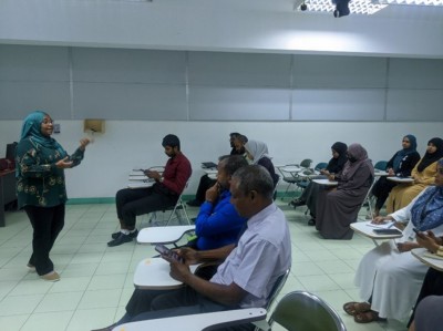 އިސްލާމިކް ޔުނިވާސިޓީގެ މުވައްޒަފުންނަށް ދިވެހިބަހުގެ އެކެޑަމީން ކޯހެއް ފަށައިފި