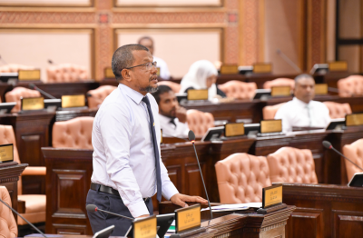 ވިހެއުމުގެ ޗުއްޓީގައި ހުއްޓާ ދަރިފުޅު މަރުވިޔަސް، ޗުއްޓީ ލިބޭގޮތް ހަދަން މަޖިލީހަށް