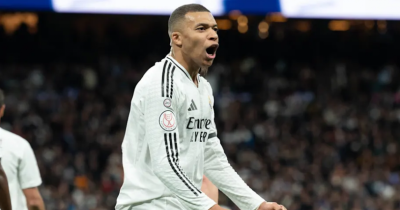 ރެއާލުން ލާސް ޕާލްމާސް ބަލިކޮށް އެއްވަނައަށް ކުރިއަށް ޖެހިލައިފި