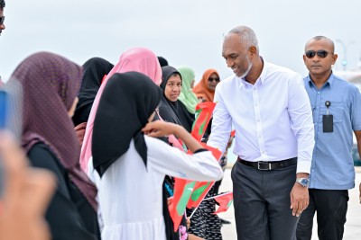 ފާޑުކިޔުންތަކަށް ދެކޮޅުހައްދަވައި ރައީސް ވިދާޅުވީ ކަންކަން ކުރަން ބުނަނީ މަޝްވަރާއާ ޕްލޭނާއެކު ކަމަށް