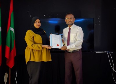 ފުލުހުންނާ ގުޅިގެން ކުރިޔަށް ގެންދިޔަ ދިވެހިބަހުގެ ކޯސް ނިންމާލައިފި