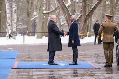 ރައީސް މުއިއްޒަށް އެސްޓޯނިޔާގެ ރައީސް، ރަސްމީކޮށް މަރުހަބާ ވިދާޅުވެއްޖެ