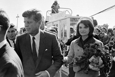 ޖޯން އެފް ކެނެޑީ އަވަހާރަކޮށްލި ޖަރީމާއާ ގުޅޭ ސިއްރު ލިޔުންތައް ހާމަކުރާނަން: ޓްރަމްޕް