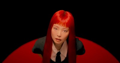 ޖެނީގެ ފުރަތަމަ އަލްބަމް ގިނަ ތަރިންނާއެކު