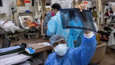 އިންޑިއާގައި ގޮތް ނޭގޭ ބައްޔެއް ފެތުރެނީ، 17 މީހުން މަރުވެއްޖެ