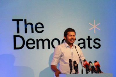 ރަސްކަމަށްވުރެ ބޮޑުކޮށް އޮތް ރައީސްގެ ބާރު ކުޑަކުރަންޖެހޭ: ވައްޑެ