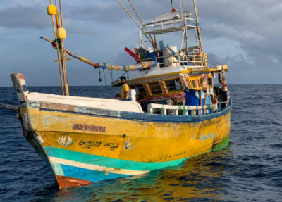 ގަވައިދާ ޚިލާފަށް ރައްޖޭގެ ކަނޑުގެ ސަރަހައްދުގައި އުޅުނު ސްރީލަންކާގެ މަސްބޯޓެއް އަތުލައިގެންފި