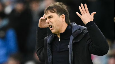 ވެސްޓް ހޭމްގެ ކޯޗު ކަމުން ލޮޕެޓެގޫ ވަކިކޮށްފި