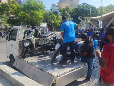 ބޭނުންނުކުރާ 400އަށް ވުރެ ގިނަ ވެހިކަލް ހަތަރު ދުވަސްތެރޭ މާލޭއިން ނަގައިފި