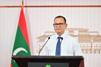 މ. އަތޮޅާއި ވ. އަތޮޅުގެ ރަށަކުން މީހުން ބަދަލުވާން އެދެފި: އާދަމް ޝަރީފް