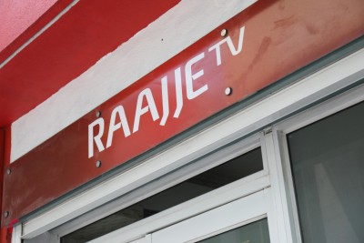 ސަރުކާރަށް ފާޑުކިޔާ ލަވައެއް ރާއްޖެ ޓީވީން ދެއްކި މައްސަލަ ބްރޯޑްކޮމްއިން ބަލަނީ