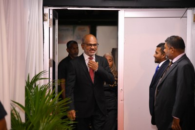 ޚަރަދު ކުޑަ ނުކުރެވި، ފެންނަނީ އިގުތިސާދު ވެސް ގޯސްވާތަން: ނާޒިމް