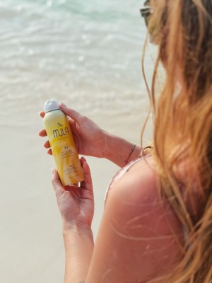 މުލަ މޯލްޑިވްސްއިން ތާރަފްކުރަނީ ސަންސްކްރީން ސްޕްރޭއެއް