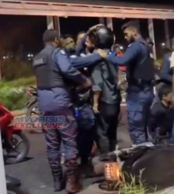 ކޯރަޑިއަކުން ހަމަލާދީ މީހަކު ޒަޚަމުކޮށްލާފައި ފިލަން އުޅުނު 2 މީހުން ހައިވޭމަތިން ހައްޔަރުކޮށްފި