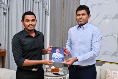 ނޫސްވެރިޔާ ނާއިލްގެ ފޮތް ''ވާނެ'' ނައިބު ރައީސް ނެރެދެއްވައިފި