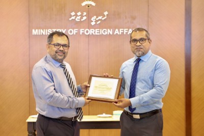 ރައީސް މުއިއްޒަށް ކުރިމަތިވެވަޑައިގެންނެވި ބޮޑު މުސީބާތަކީ ޚާރިޖީ ސިޔާސަތު ނާކާމިޔާބުވުން