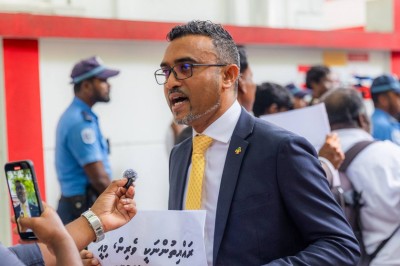 މަސްވެރިންނަށް ފައިސާދެނީ ދަރަންޏަށް ފައިސާ ނަގައިގެން: ނާޒިލް