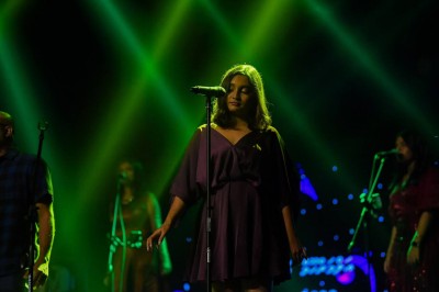 ރީތި އަޑަކުން ރީތި ލަވައެއް ކިޔައި އިންޝާގެ ހުވަފެންތައް ކުލަކޮށްފި