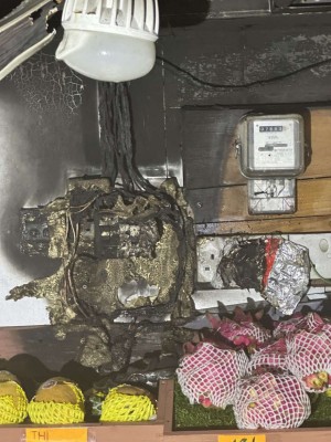 މާވެޔޮ މަގުގައި ހުރި ފިހާރައެއްގައި އަލިފާނުގެ ހާދިސާއެއް ހިނގައިފި