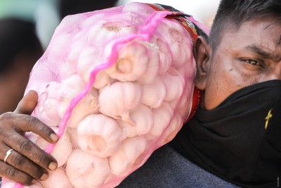 ސަމާލު ވޭ! ނޭނގި ތިބެ ކުރެވޭ ބޮޑު މަނާ ކަމެއް!