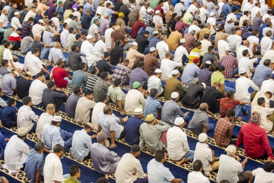 ލައިލަތުލްޤަދްރި: ހީވާގިވެ ހެޔޮ އަމަލުކުރުމުގައި ދެމިތިބުމަށް ޚުތުބާގައި ގޮވާލައިފި