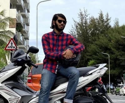 ރީތިކޮށް ޤުރުއާން ކިޔަވާ، އިމާމުވެ ނަމާދުކުރާ ޒުވާނެއް، ގެއްލުނީ މުޅި މާވަށަށް ވެސް "ރޯލް މޮޑެލް"އެއް