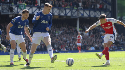 އެވަޓަންއިން އާސެނަލް މޮޅުވިޔަ ނުދީ ހިފަހައްޓާލައިފި