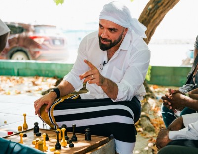 ޚާލިދު ހޮޅުއަށީގައި ރާޒުވާ ކުޅެ، ރޯދަ ވިއްލީ ހެދިކާއިން؛ ބުނީ ހަގީގީ ރާއްޖެ ތަޖުރިބާކޮށްފި ކަމަށް