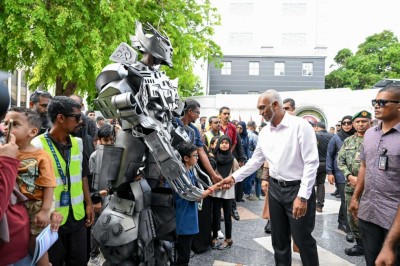 ވަރަށް ކުލަގަދަ އީދެއް، ތަރުހީބު އެހާ ބޮޑު